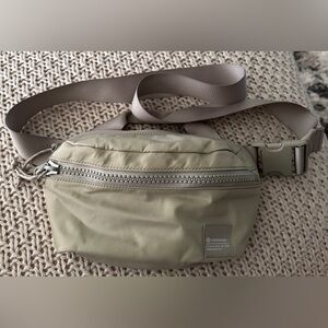 lululemon athletica Beige everywhere Belt Bag